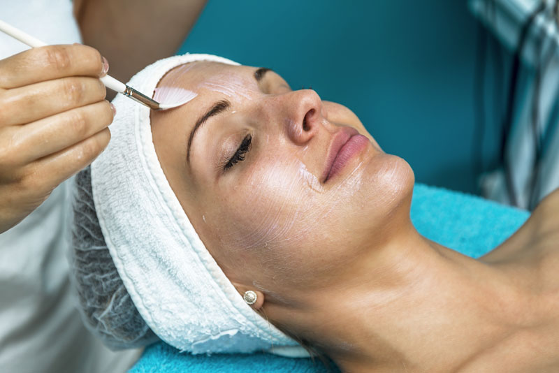Chemical Peels Treatment In Delhi